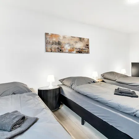 Apartment Living #10 Luenen