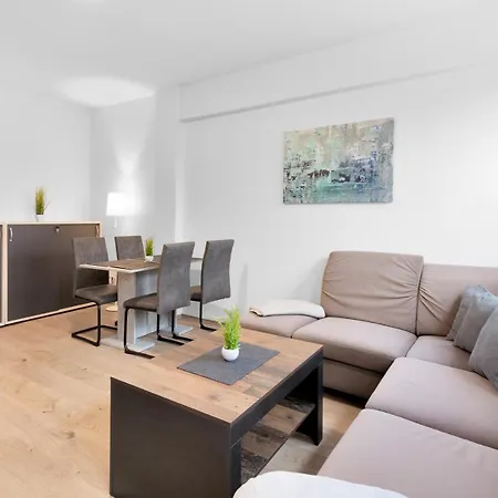 Living #10 Luenen